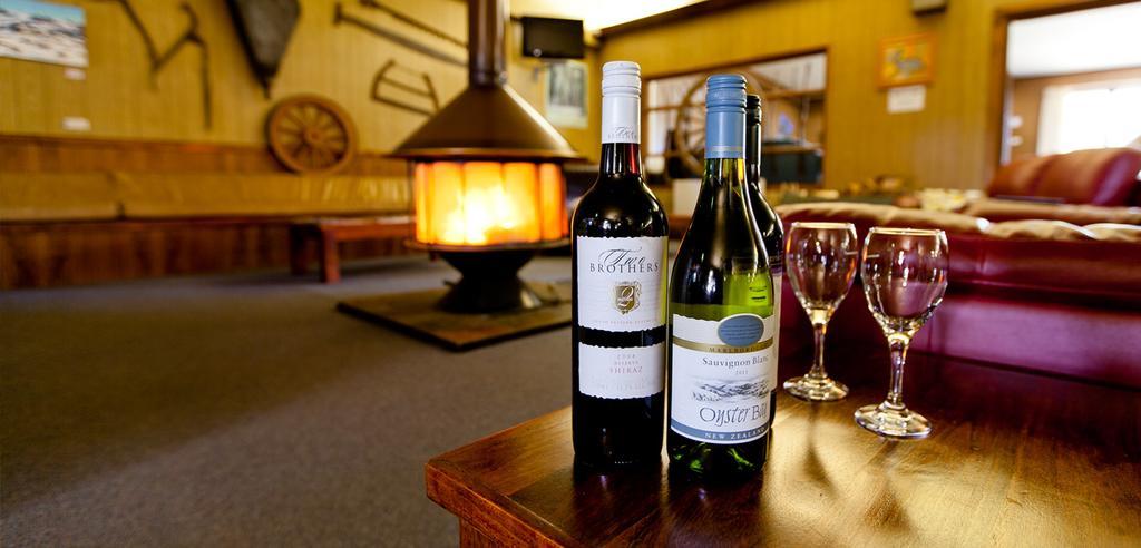 Snowy Mountains Resort and Function Centre Adaminaby Extérieur photo