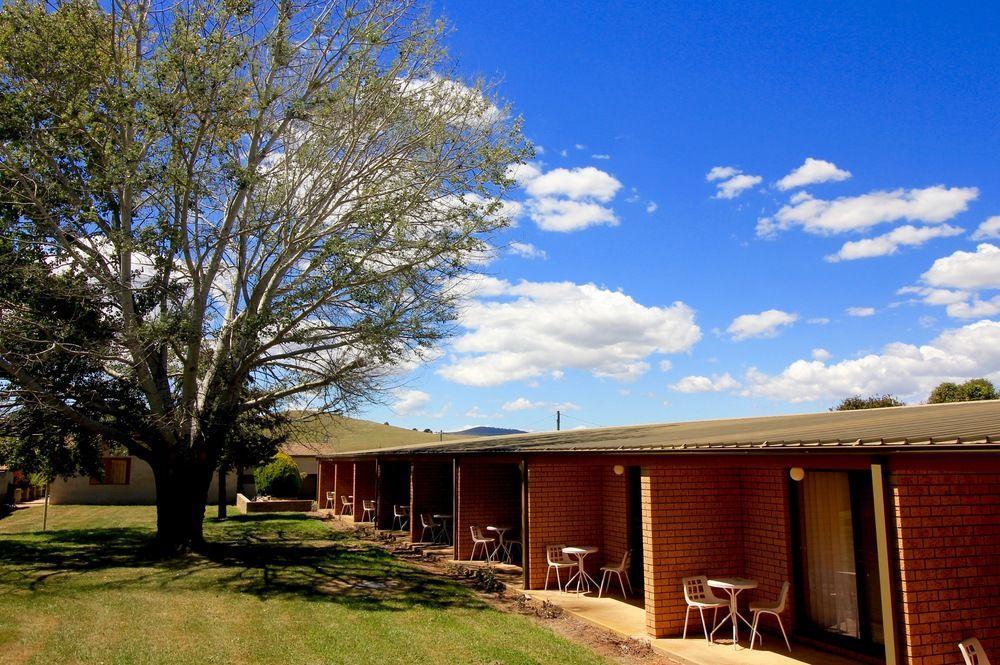 Snowy Mountains Resort and Function Centre Adaminaby Extérieur photo