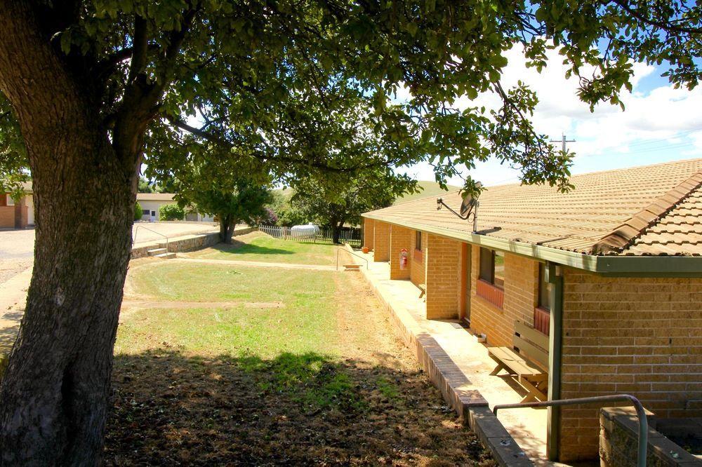 Snowy Mountains Resort and Function Centre Adaminaby Extérieur photo