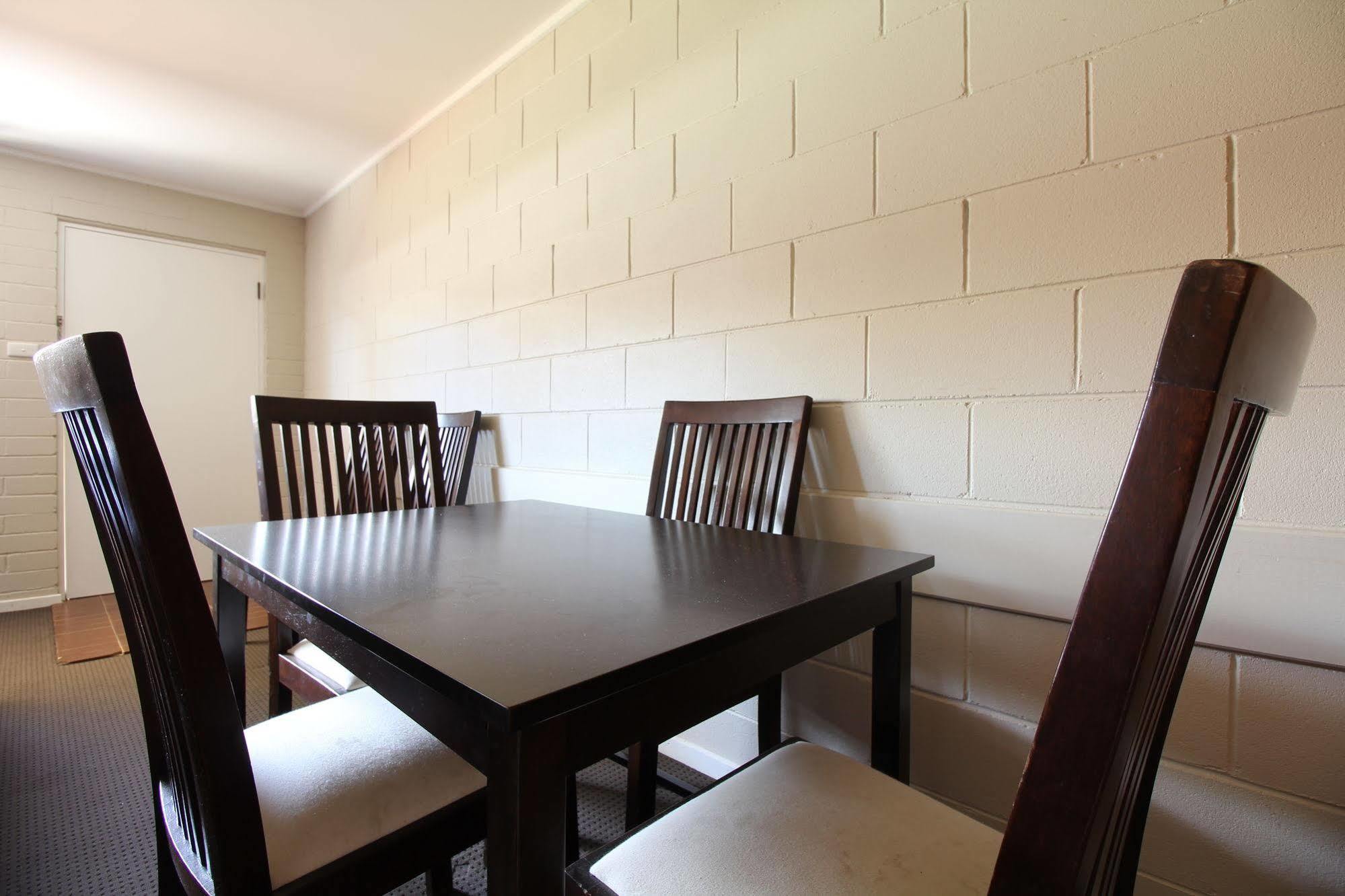Snowy Mountains Resort and Function Centre Adaminaby Extérieur photo