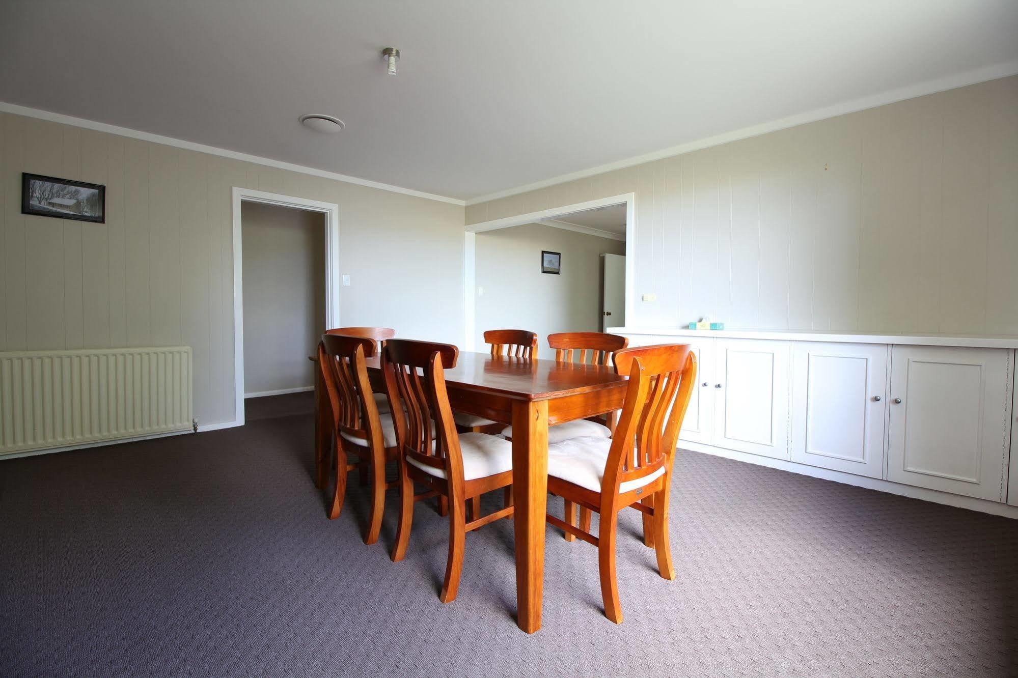Snowy Mountains Resort and Function Centre Adaminaby Extérieur photo
