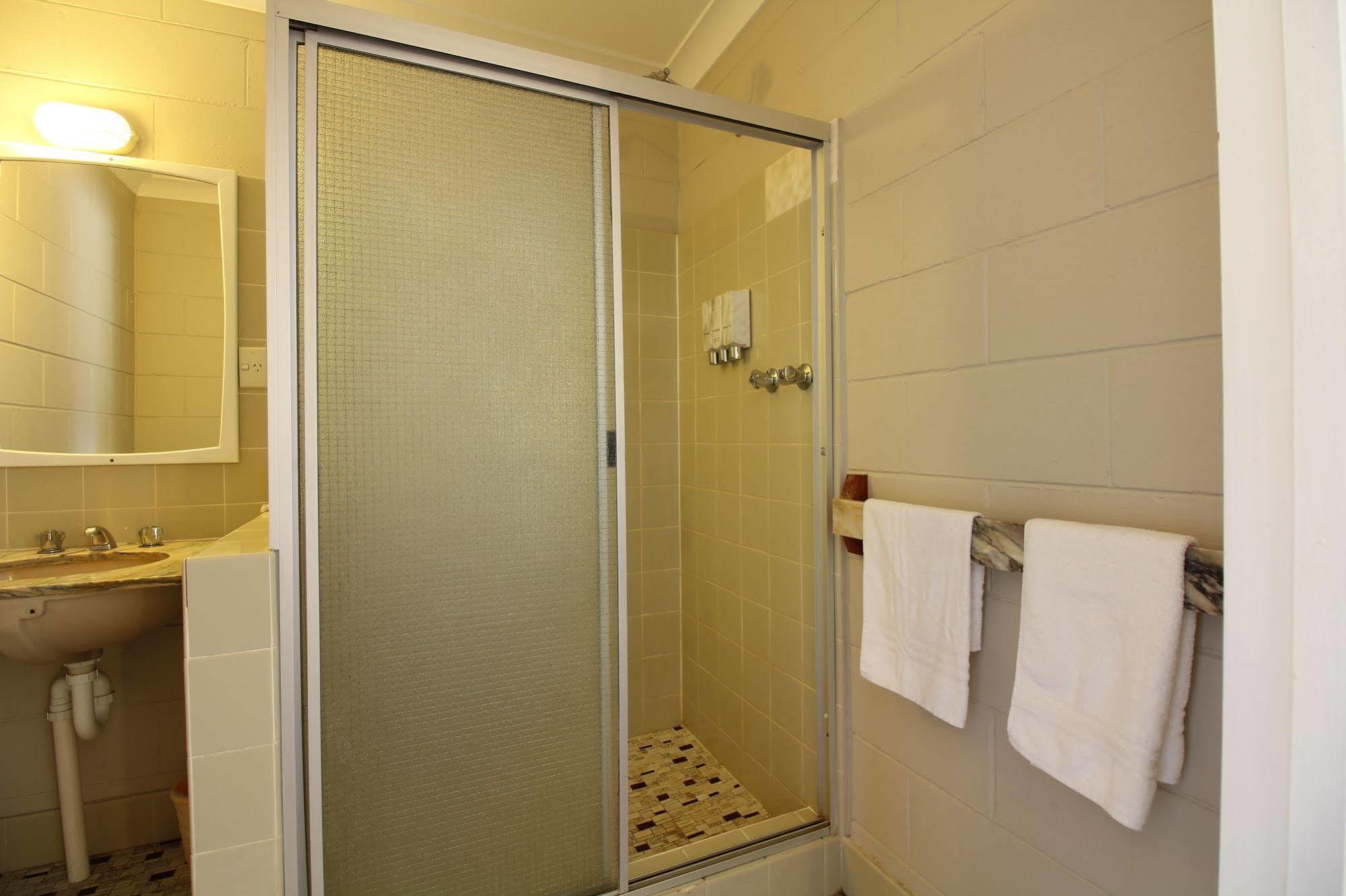 Snowy Mountains Resort and Function Centre Adaminaby Extérieur photo