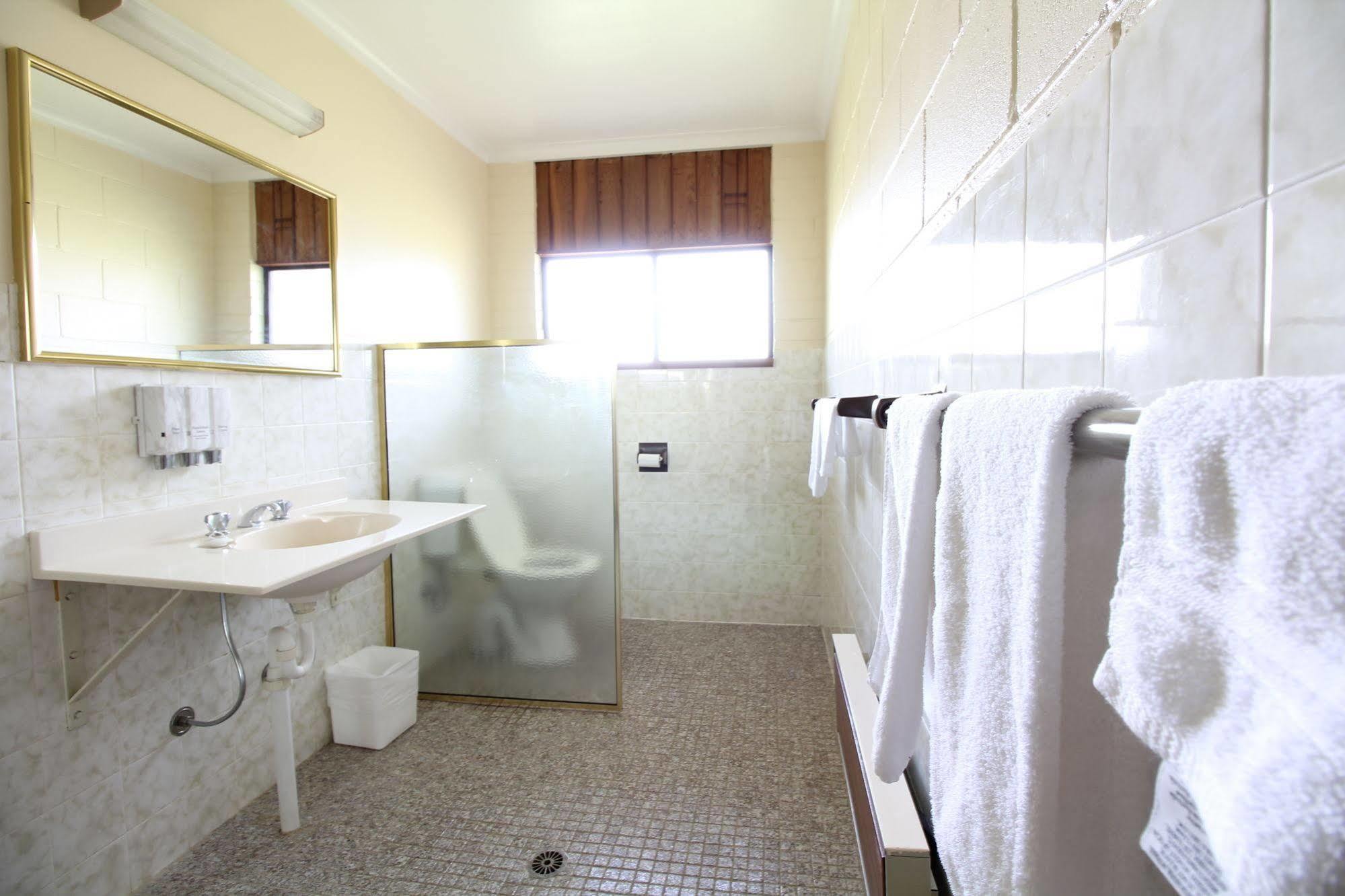 Snowy Mountains Resort and Function Centre Adaminaby Extérieur photo