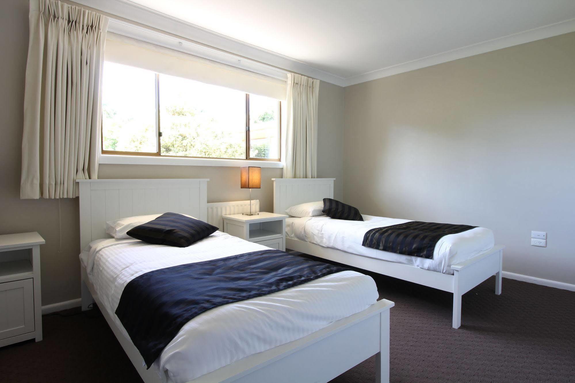 Snowy Mountains Resort and Function Centre Adaminaby Extérieur photo