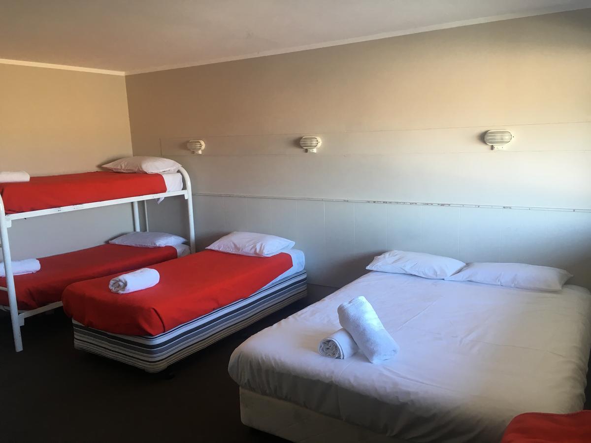 Snowy Mountains Resort and Function Centre Adaminaby Extérieur photo